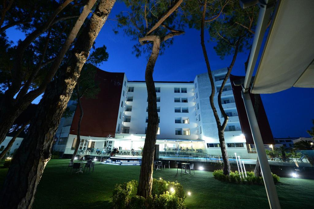 Giulivo Hotel & Village Baia Domizia Εξωτερικό φωτογραφία